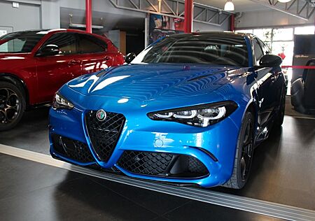 Alfa Romeo Giulia Quadrifoglio Kohlefaser/Sparco/Akrapo