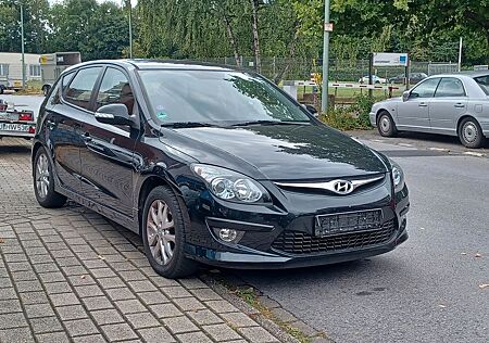 Hyundai i30 1.4 Edition Plus Teilleder Klimatronic Sitzh