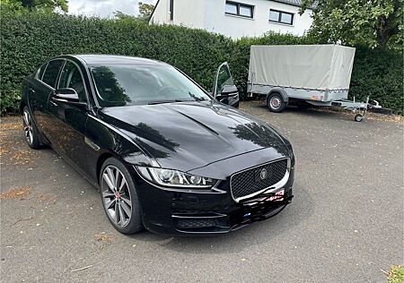 Jaguar XE 20d 180PS AWD Prestige Automatik Prestige