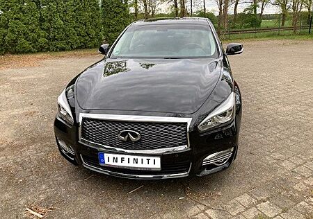 Infiniti Q70 2.2D Premium