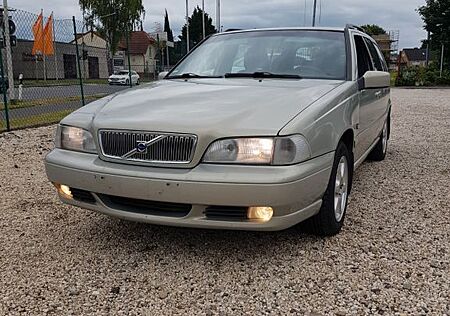 Volvo V70 2.4 TÜV NEU! SCHECKHEFT.