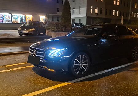 Mercedes-Benz E 200 Autom. -