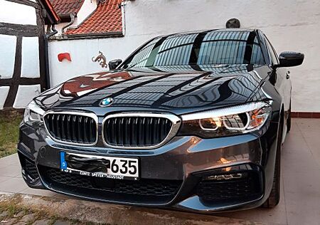 BMW 530d xDrive A - M-Paket, Head-Up, top gepflegt