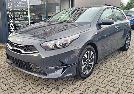 Kia Cee'd Ceed 1.5 T-GDI AT Kamera*Sitzheizung*APP*Navi