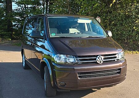 VW T5 Multivan Volkswagen / Campervan