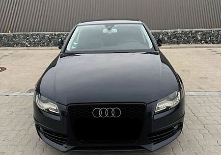 Audi A4 2.0 TFSI multitronic S line mit v. Ausstatung