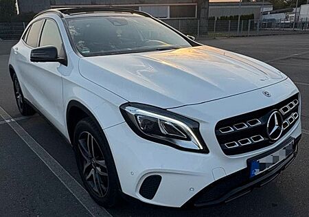 Mercedes-Benz GLA 250 gepflegter Zustand, nicht Raucher