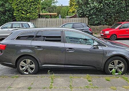 Toyota Avensis Touring Sports 1,8 Navi SHZ Kamera Klima