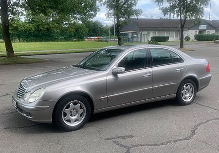 Mercedes-Benz E 240 4MATIC ELEGANCE Elegance