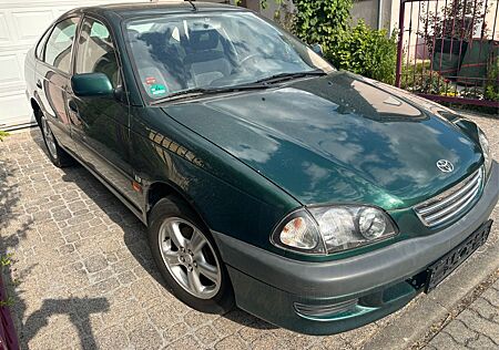 Toyota Avensis 1.8 Selektion Selektion in Top-Zustand