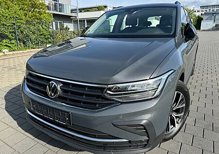 VW Tiguan Volkswagen 1.5TSI Life NAVI*KLIMATRONIK*MTL*ALU*PDC