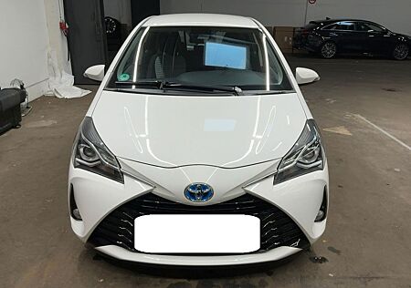 Toyota Yaris Hybrid Team D