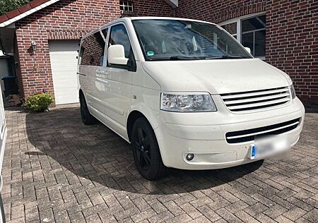 VW T5 Multivan Volkswagen United 2,5 TDI 131 PS / Camper