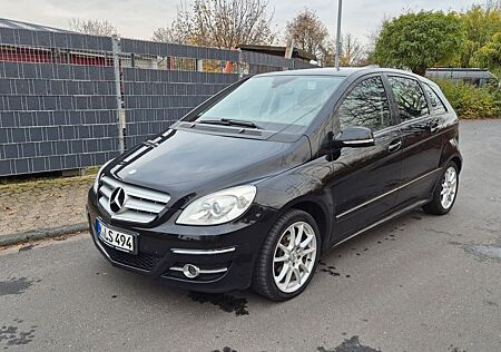 Mercedes-Benz B 170 - KLIMA, PANO, SHZ, PDC, AHK