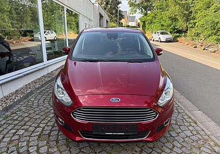 Ford S-Max Titanium