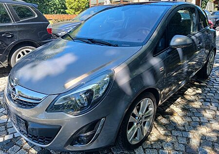 Opel Corsa 1.4 Satellite NAVI+PANORAMA+KLIMAAUTOMATIK