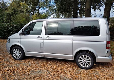 VW T5 Caravelle Volkswagen 2.0 TDI Bj. 2014 -Zwei Schiebetüren