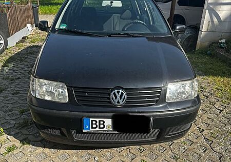 VW Polo Volkswagen 1.4 44kW Basis
