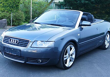 Audi A4 Cabriolet 2.4 Navi Xenon Leder