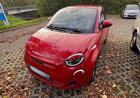 Fiat 500E (RED) Limousine 42 kWh (RED) - Top gepflegt