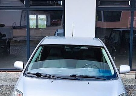 Toyota Prius 1.5-l-VVT-i Sol inkl. Travel-Paket Sol...