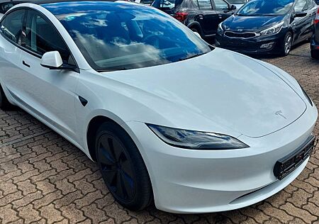 Tesla Model 3 Highland Dual AWD Neues Modell