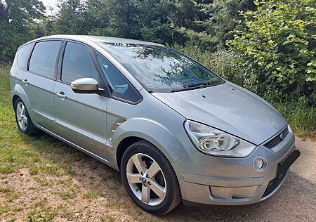 Ford S-Max 2,0 TDCi 103kW DPF Titanium Titanium