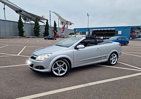 Opel Astra 1.8 ECOTEC Cosmo TwinTop Cabrio