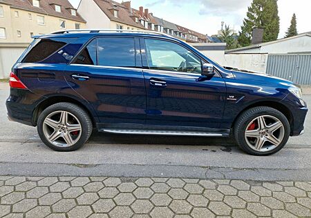 Mercedes-Benz ML 63 AMG ML Premium/Lückenlos Checkheftgepflegt