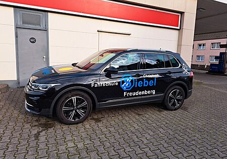 VW Tiguan Volkswagen 2.0 TDI SCR DSG Elegance Elegance