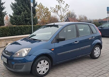 Ford Fiesta 1,4 - TÜV Neu 09/2026 / Klima / Sparsam