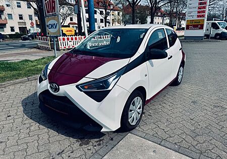 Toyota Aygo (X) Aygo (X) 1,0-l-VVT-i Klima, TÜV Neu