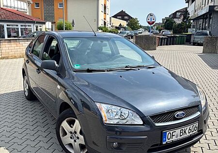 Ford Focus 1,6 Ti-VCT Connection Connection