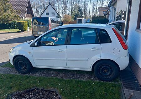 Ford Fiesta 1,4 16V Ambiente Ambiente