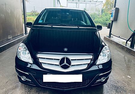 Mercedes-Benz B 200 CDI - Apple Car Play /Touchscreen/ YouTube