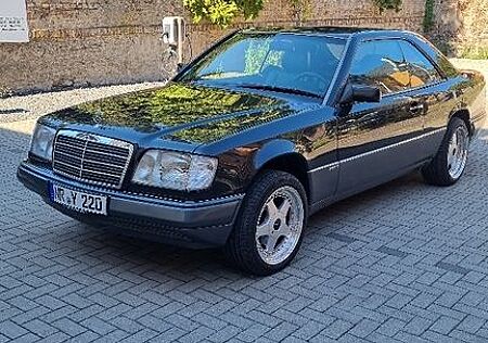 Mercedes-Benz E 220 Coupe/H-Abnahme/Oldtimer