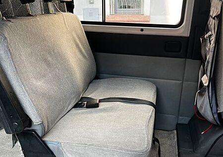 Mercedes-Benz MB 100