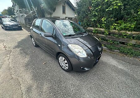 Toyota Yaris 1,4-l-D-4D Cool/ 1er Hand