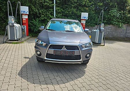 Mitsubishi Outlander Instyle 4WD