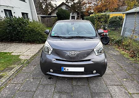 Toyota iQ + 1,4-l-D-4D +