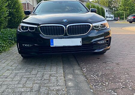 BMW 525d Touring A - Sport Line