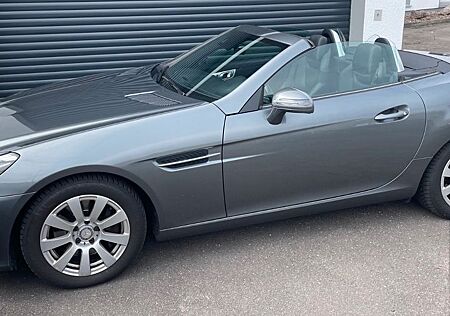 Mercedes-Benz SLC 200 -