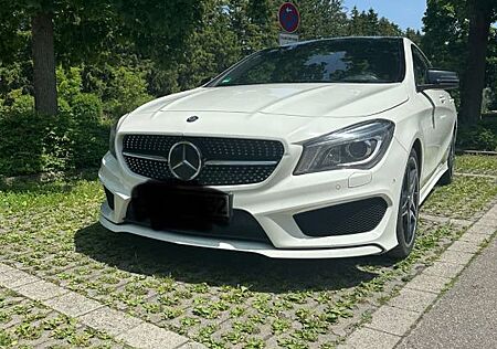 Mercedes-Benz CLA 220 Shooting Brake CLA 220 AMG Shooting Brake 4MATIC DCT