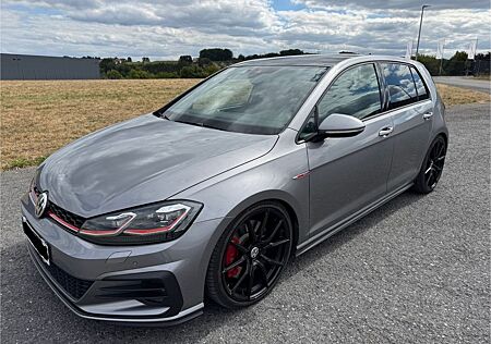 VW Golf Volkswagen 2.0 TSI DSG GTI Performance GTI Performance