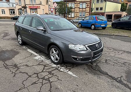 VW Passat Variant Volkswagen Highline Automatik / Neue TÜV