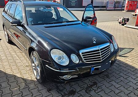 Mercedes-Benz E 200 KOMPRESSOR T AVANTGARDE Avantgarde