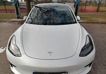Tesla Model 3 RWD + Mobile Ladestation (NRGkick)
