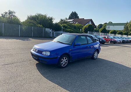 VW Golf Volkswagen Cabrio/ rentnerfahrzeug/ Scheckheft gepfl