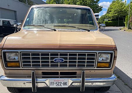 Ford Econoline E150 V8-5l