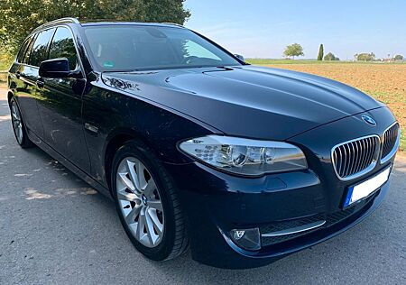 BMW 530D Touring Aut. Nav Prof AHK Pano Head-Up